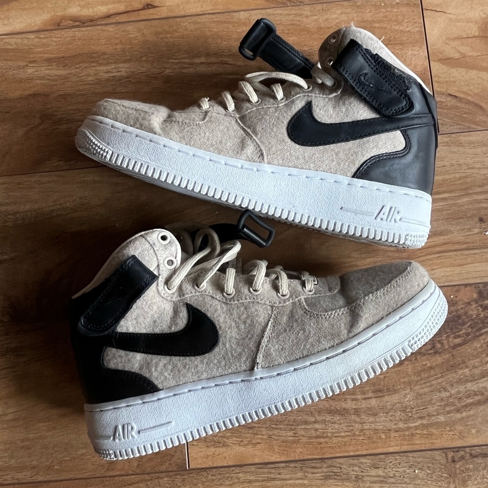 Nike AF1 in Black and Tan